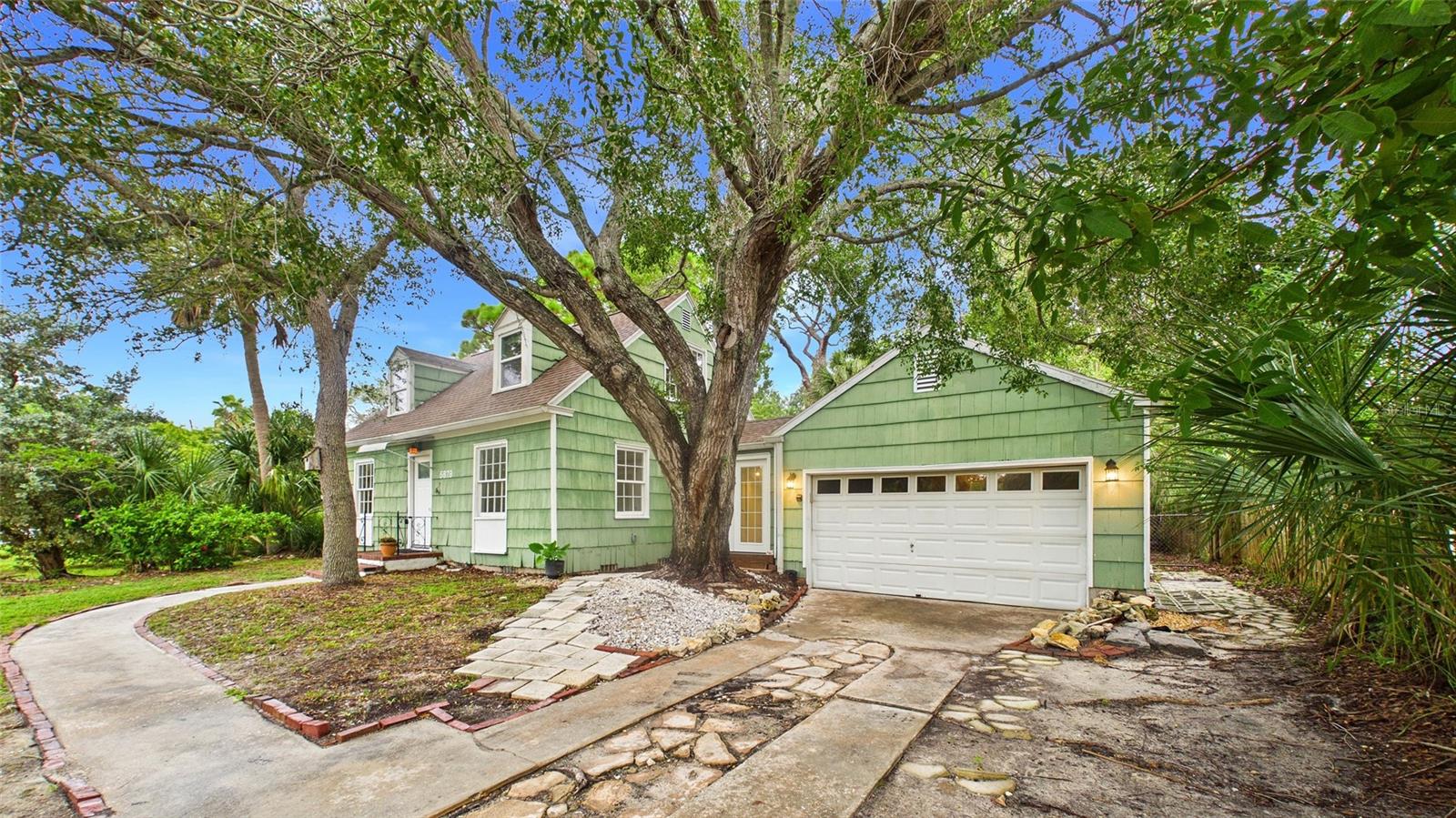 5879 27TH AVENUE S, Gulfport, FL 33707 5879 27TH AVENUE S, Gulfport, FL 33707