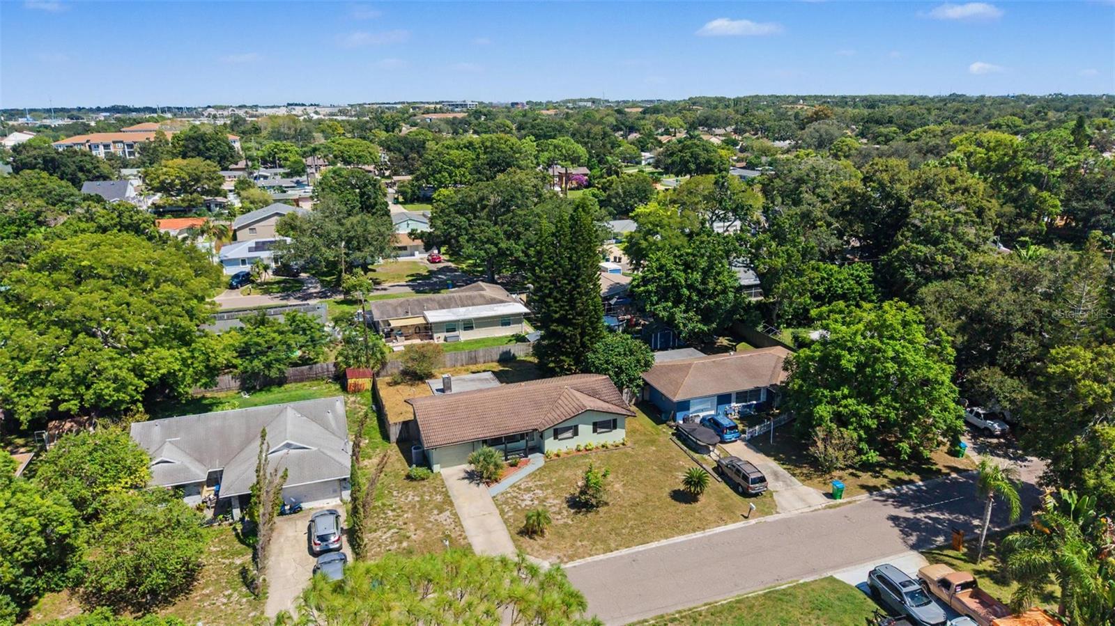 1073 KENWOOD DRIVE, Dunedin, FL 34698