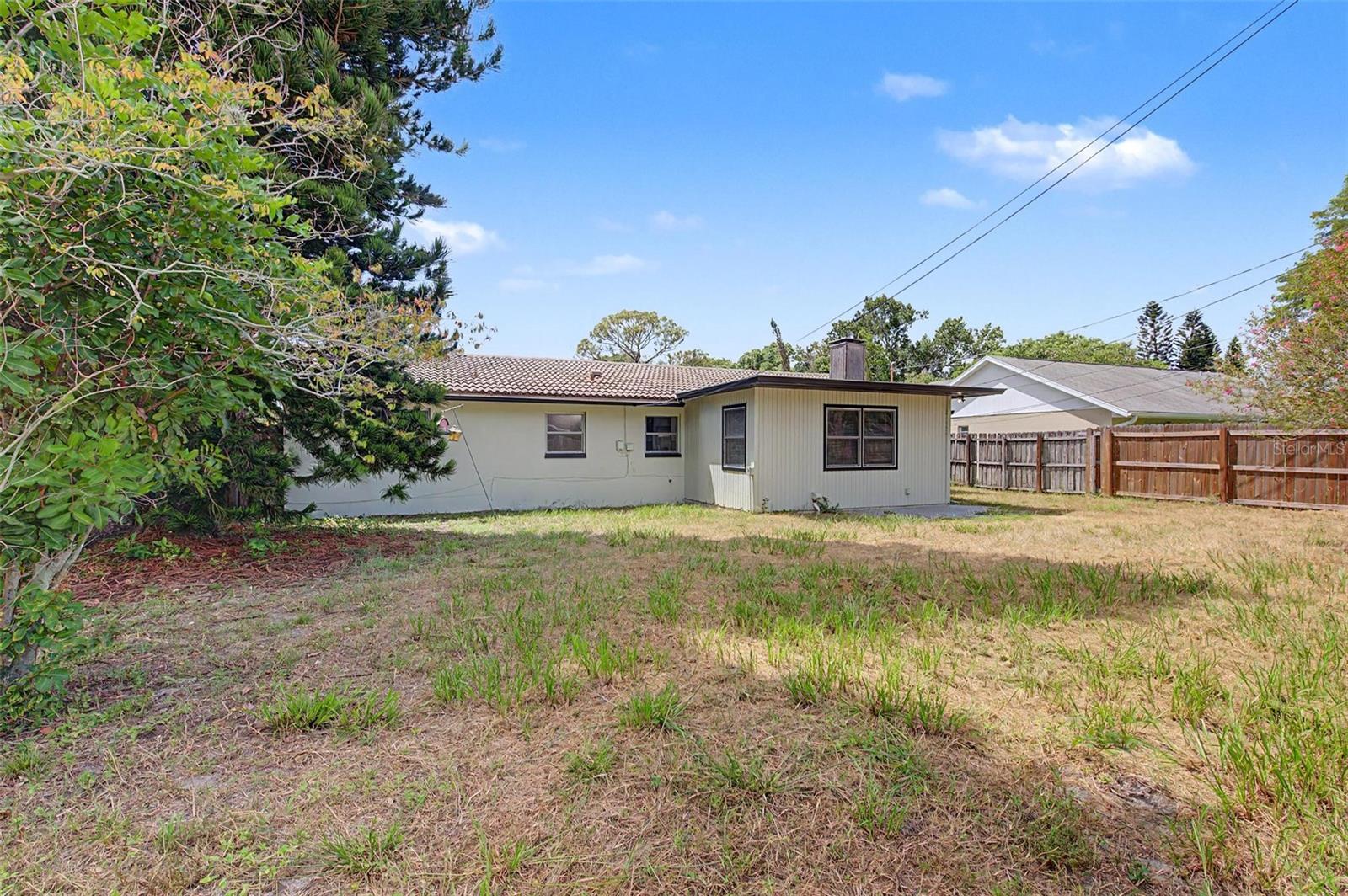 1073 KENWOOD DRIVE, Dunedin, FL 34698