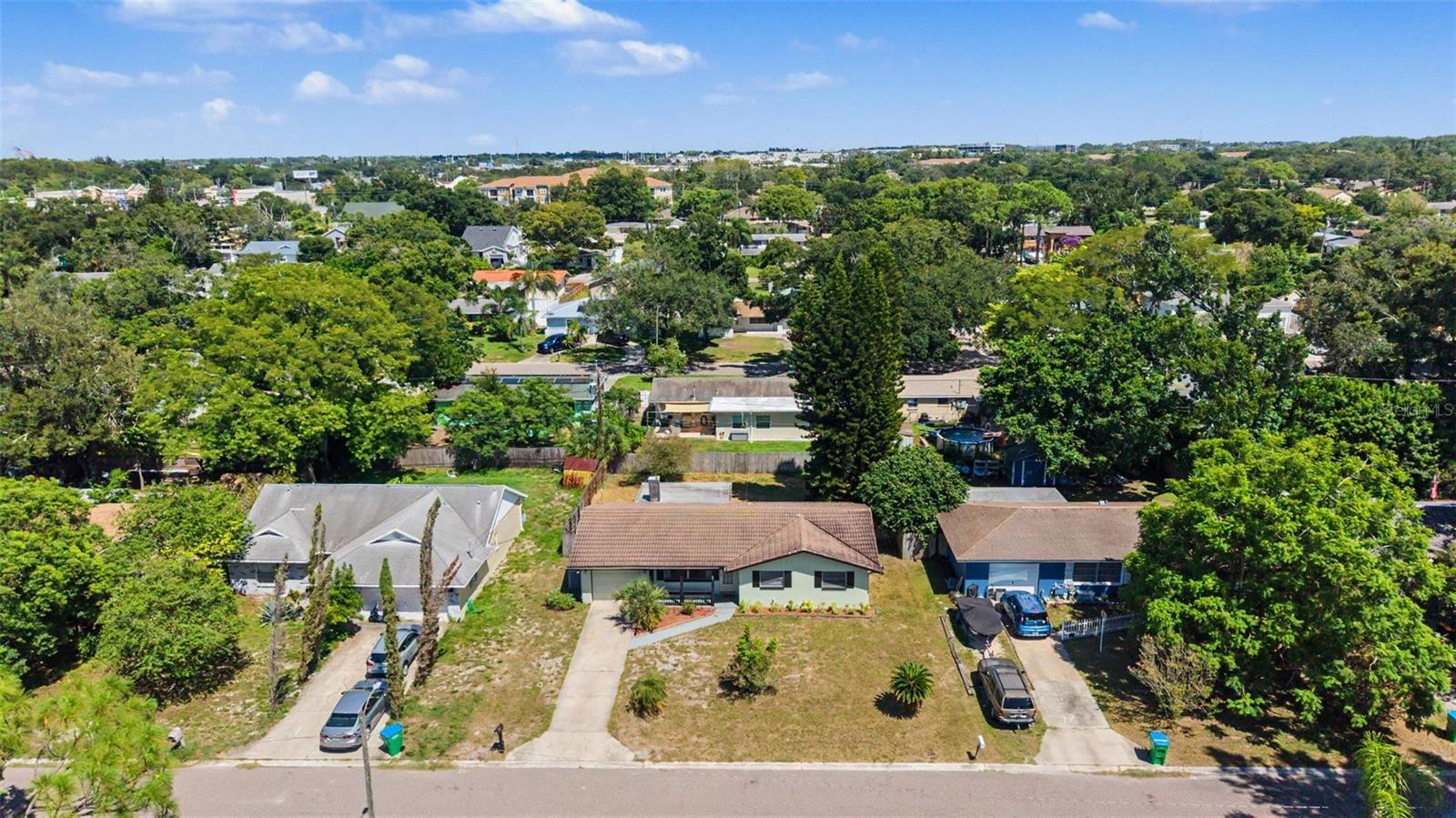 1073 KENWOOD DRIVE, Dunedin, FL 34698