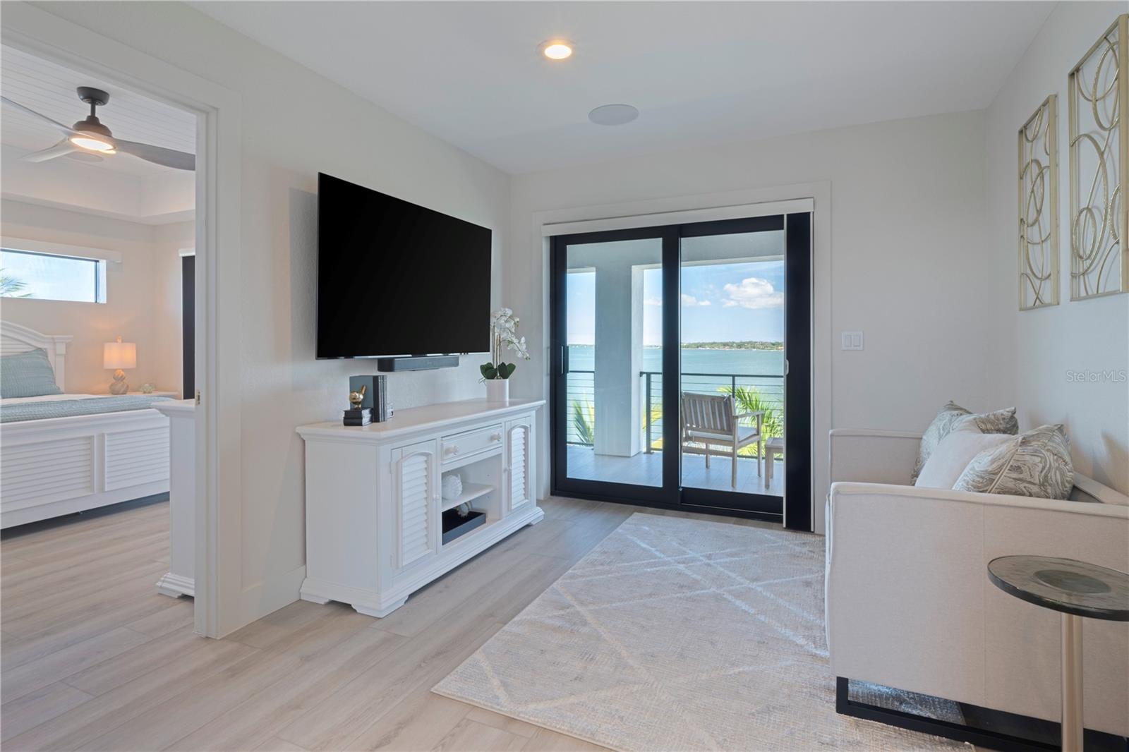 7973 CAUSEWAY BOULEVARD N, St Petersburg, FL 33707