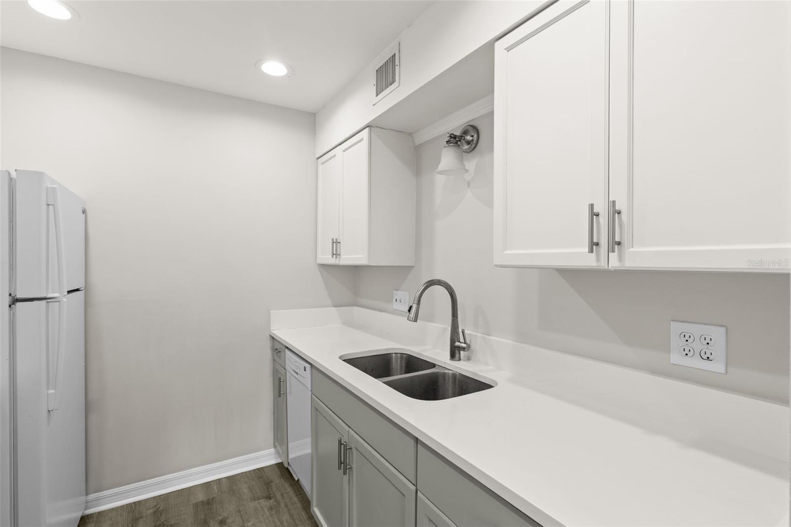 350 79TH AVENUE N, #134, St Petersburg, FL 33702
