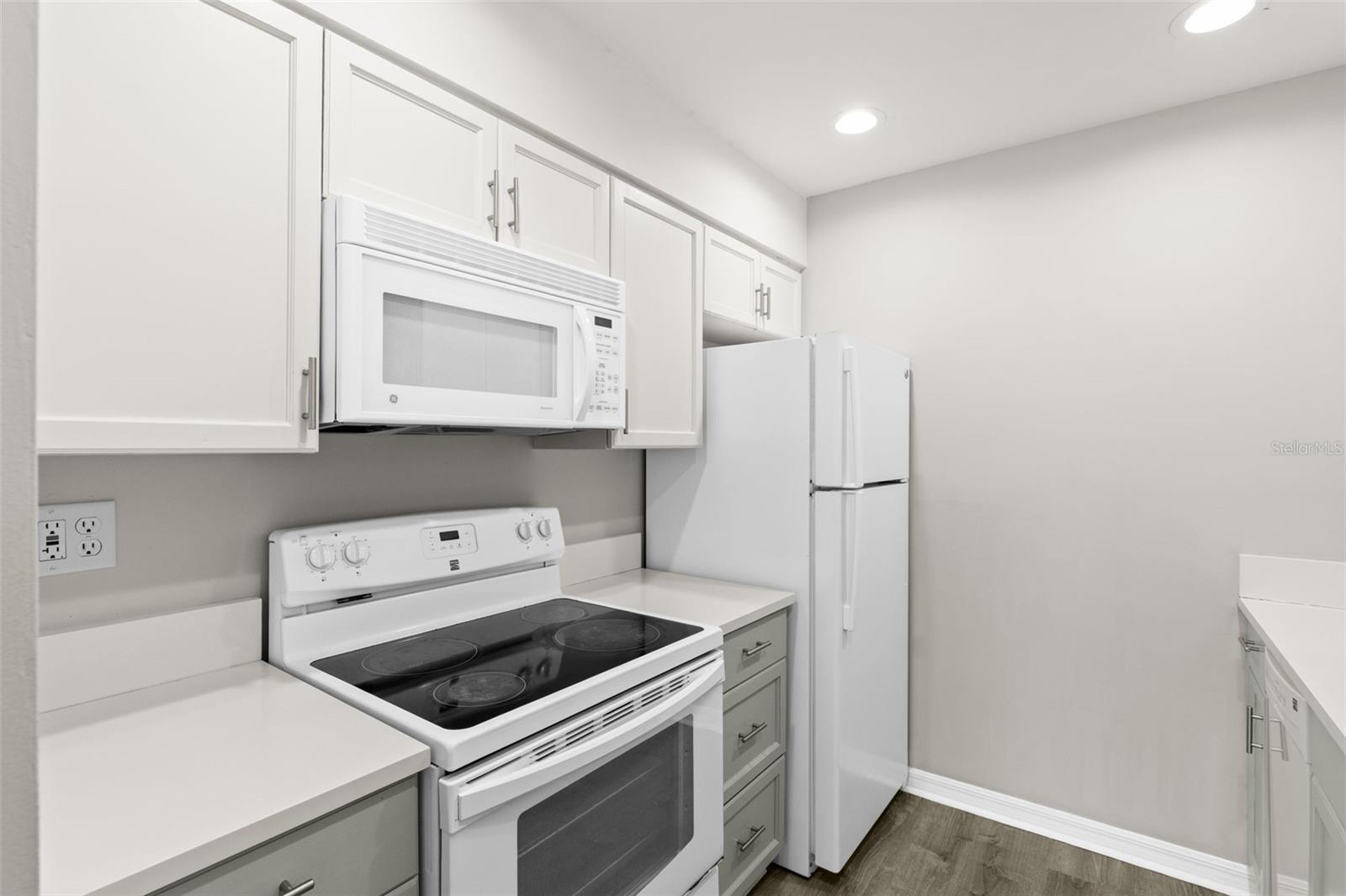 350 79TH AVENUE N, #134, St Petersburg, FL 33702