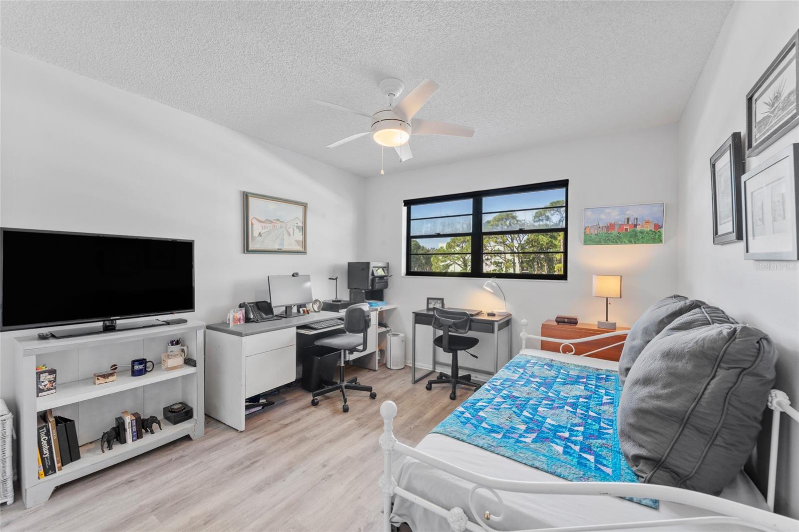 Roomy Guest bedroom. Note how much space you have for a office and guest bed?