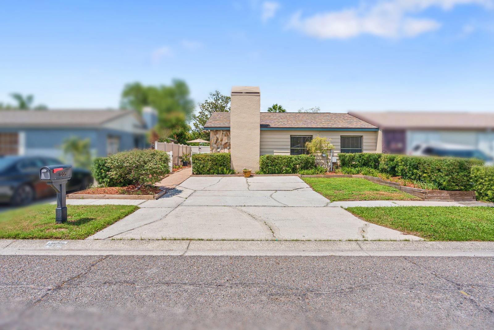 1205 MOHRLAKE DRIVE, Brandon, FL 33511
