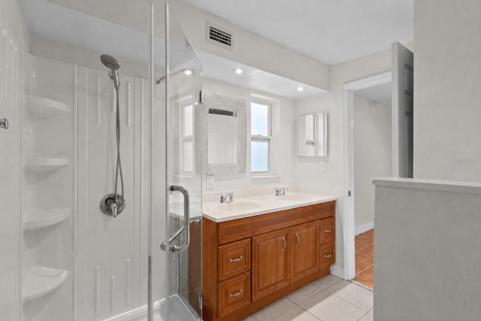 6711 DARTMOUTH AVENUE N, St Petersburg, FL 33710