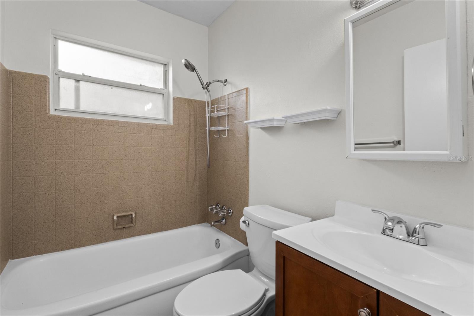 6711 DARTMOUTH AVENUE N, St Petersburg, FL 33710