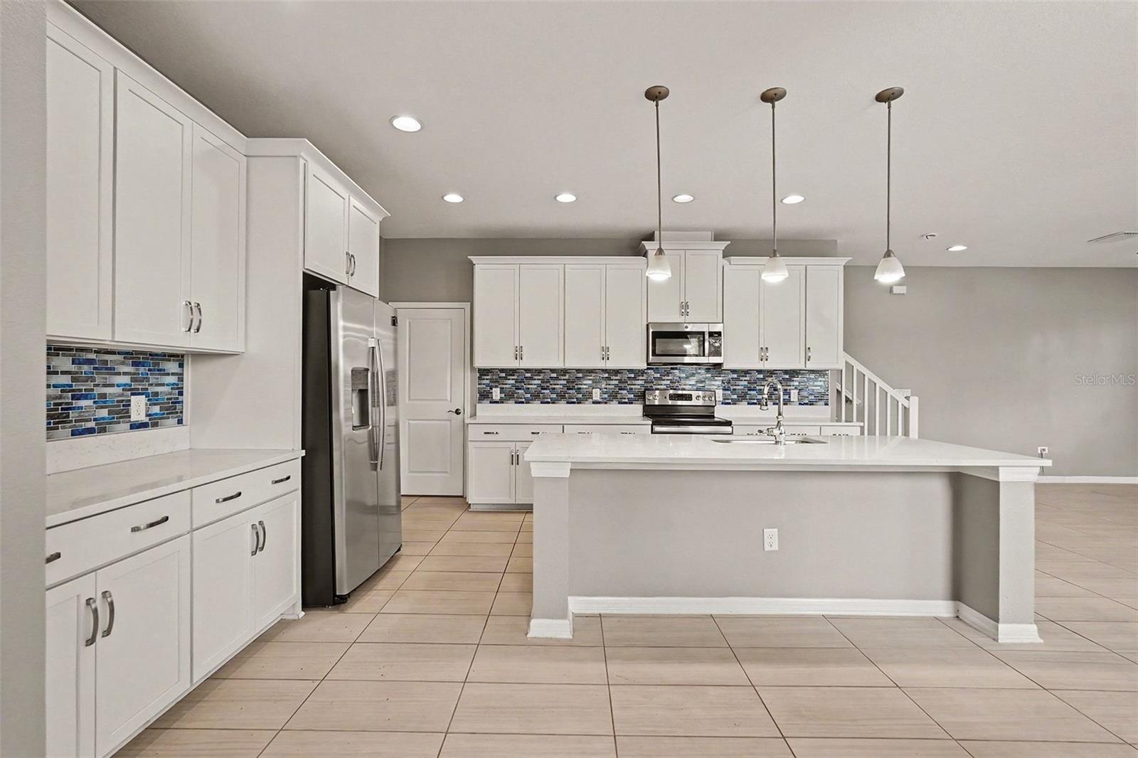 29967 SOUTHWELL LANE, Wesley Chapel, FL 33543