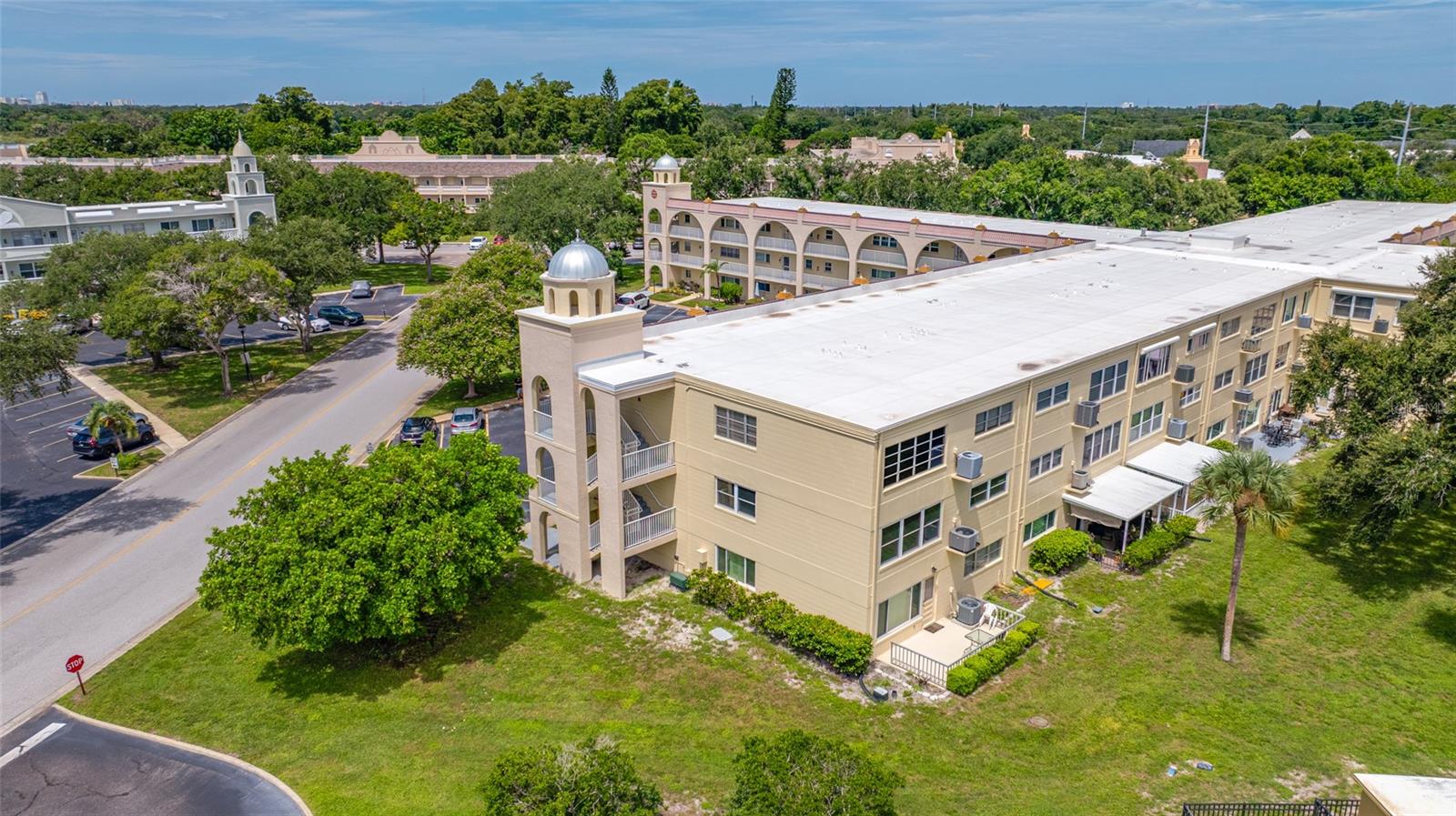2258 WORLD PARKWAY BOULEVARD W, #40, Clearwater, FL 33763