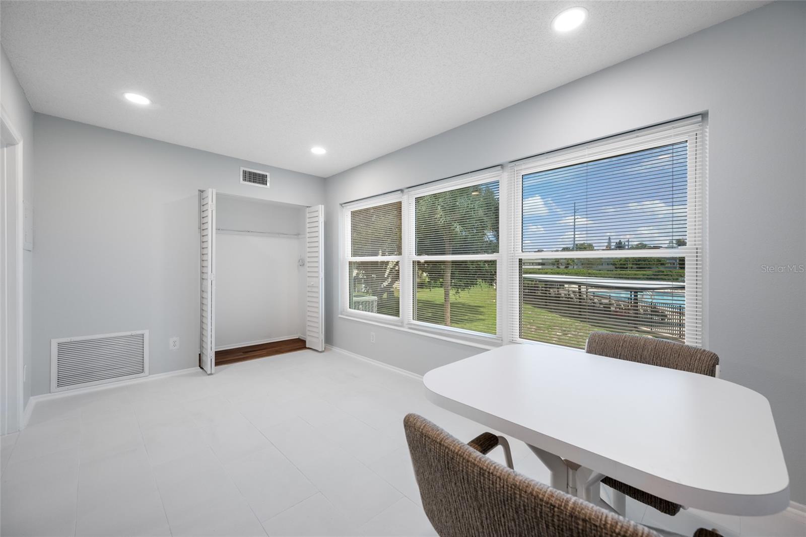 2258 WORLD PARKWAY BOULEVARD W, #40, Clearwater, FL 33763