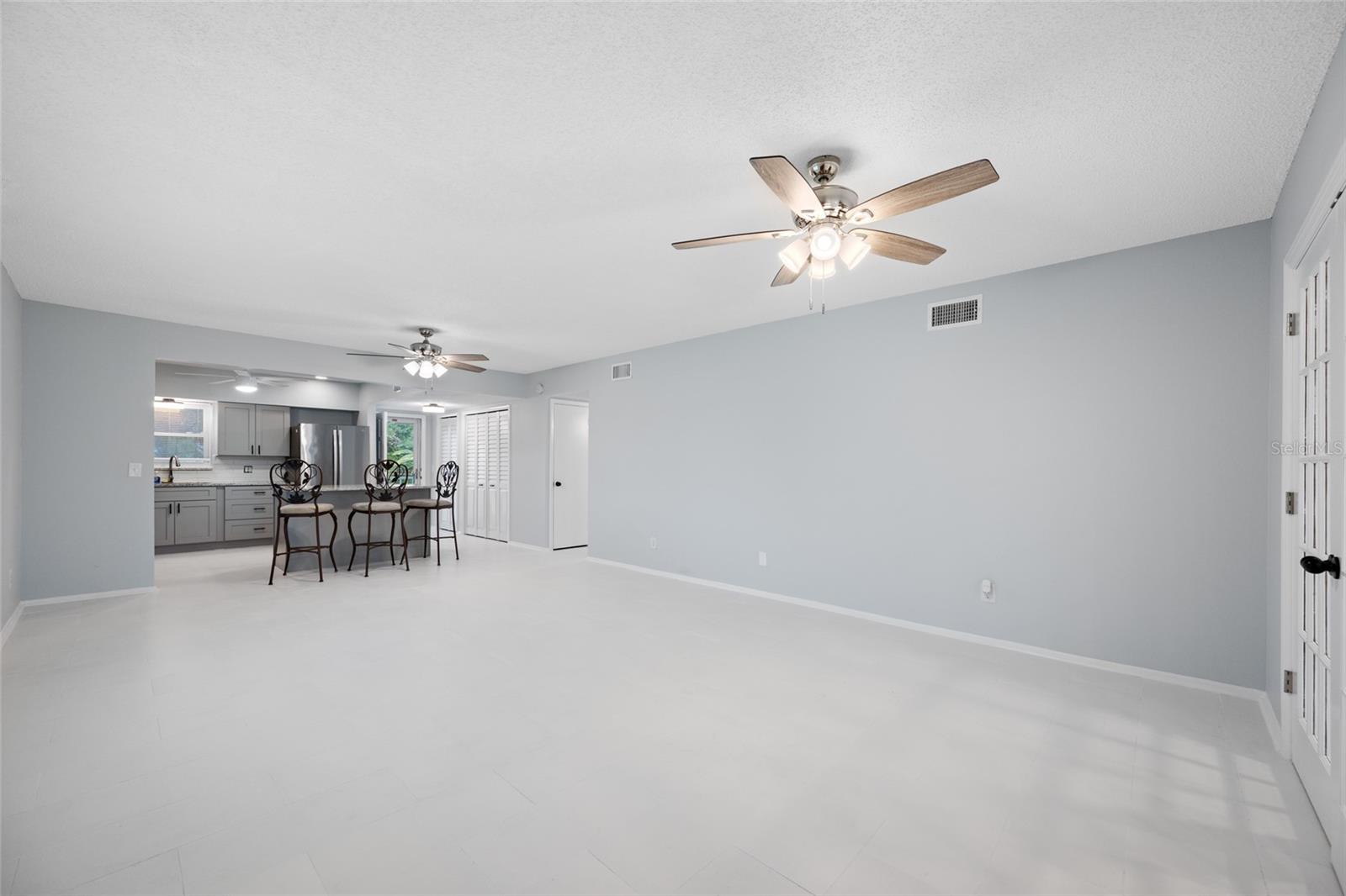 2258 WORLD PARKWAY BOULEVARD W, #40, Clearwater, FL 33763