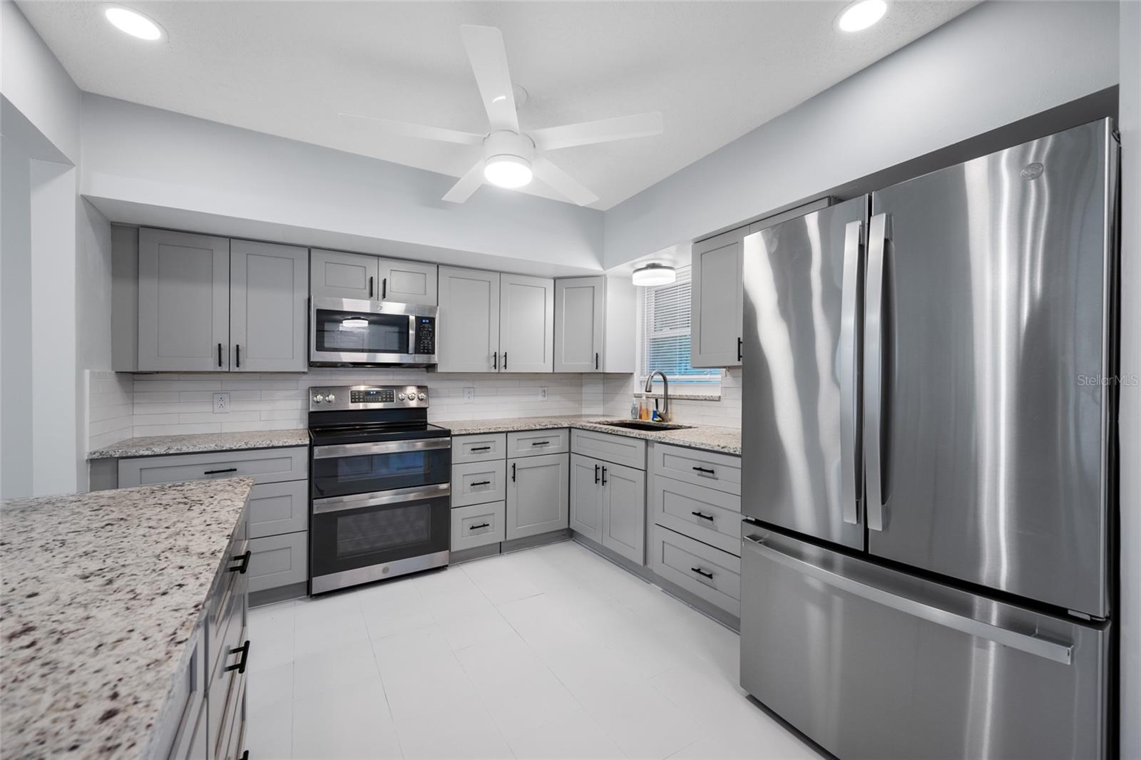 2258 WORLD PARKWAY BOULEVARD W, #40, Clearwater, FL 33763 2258 WORLD PARKWAY BOULEVARD W, #40, Clearwater, FL 33763