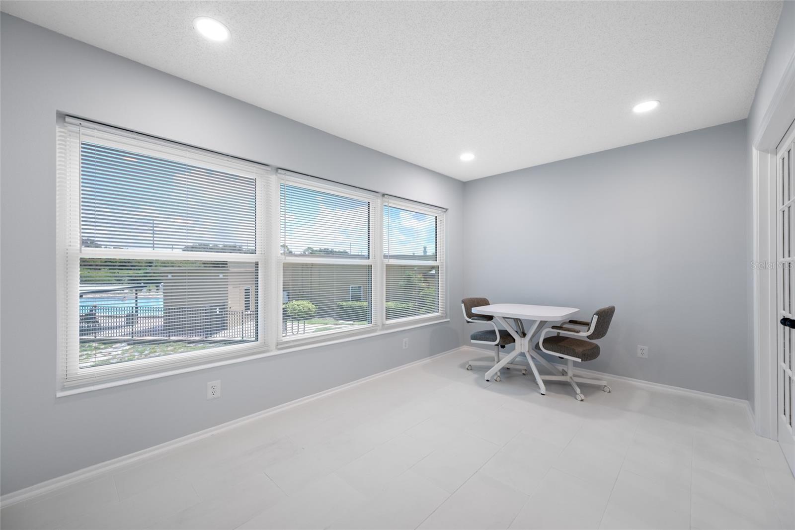 2258 WORLD PARKWAY BOULEVARD W, #40, Clearwater, FL 33763