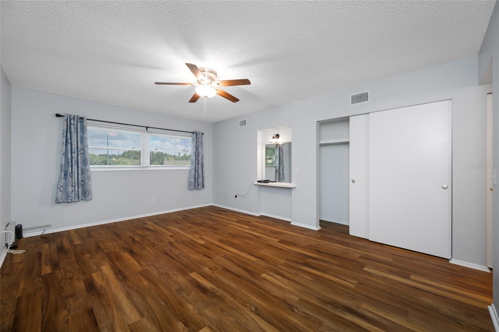 2258 WORLD PARKWAY BOULEVARD W, #40, Clearwater, FL 33763