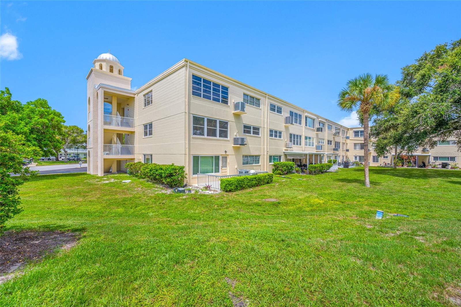 2258 WORLD PARKWAY BOULEVARD W, #40, Clearwater, FL 33763