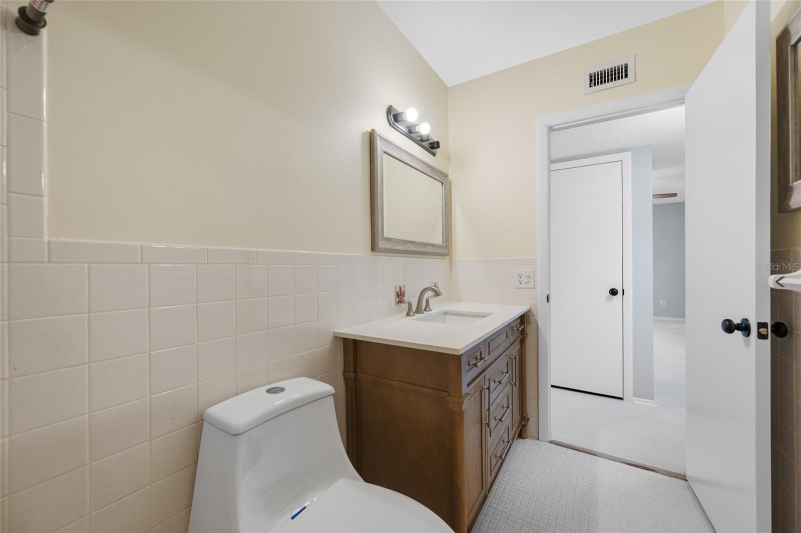 2258 WORLD PARKWAY BOULEVARD W, #40, Clearwater, FL 33763