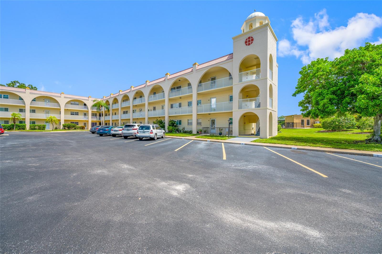 2258 WORLD PARKWAY BOULEVARD W, #40, Clearwater, FL 33763