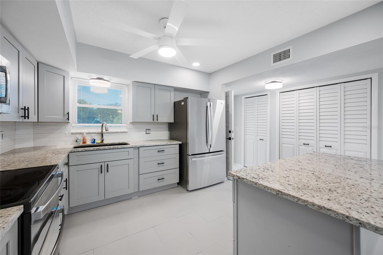 2258 WORLD PARKWAY BOULEVARD W, #40, Clearwater, FL 33763 2258 WORLD PARKWAY BOULEVARD W, #40, Clearwater, FL 33763
