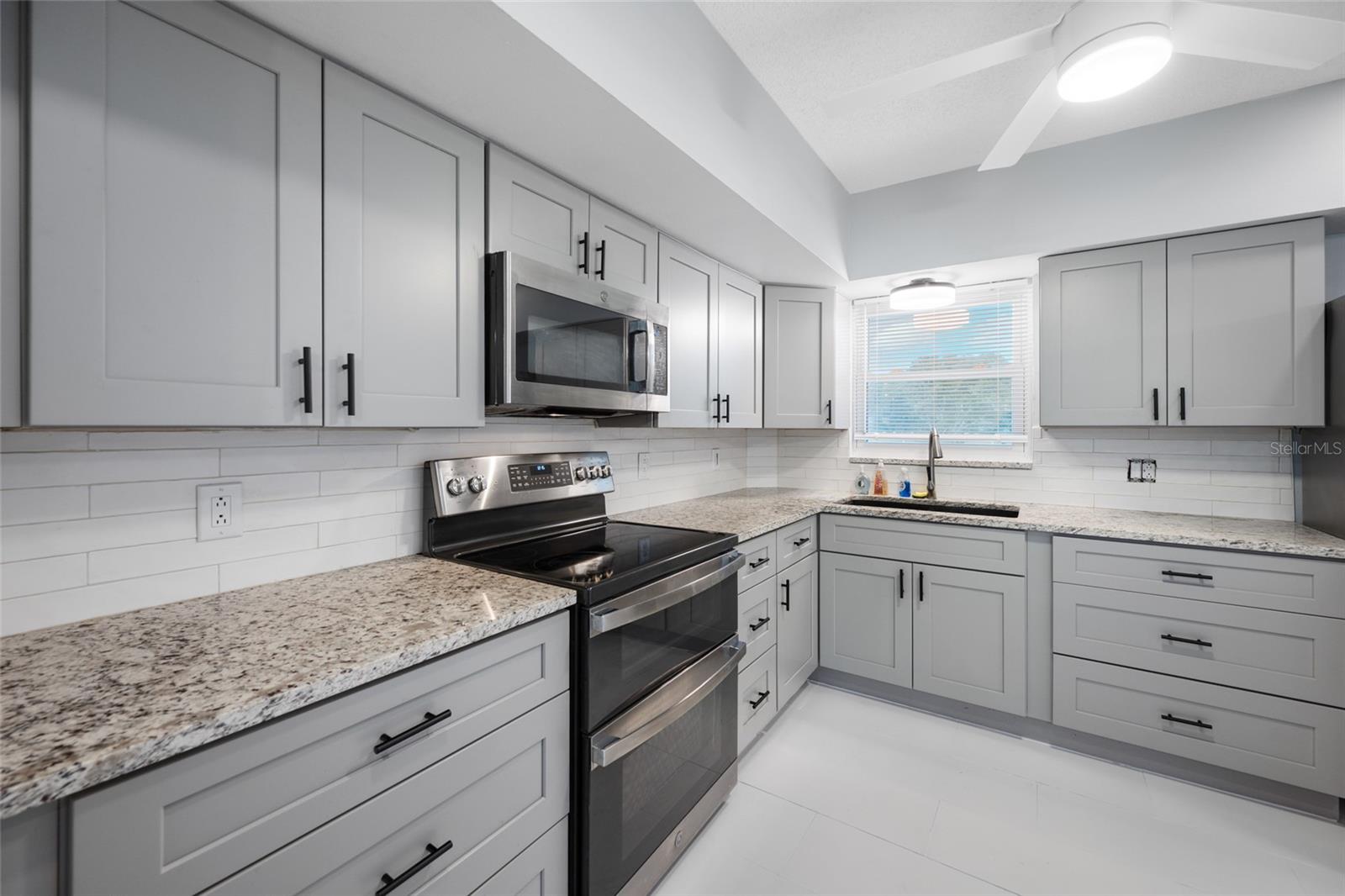 2258 WORLD PARKWAY BOULEVARD W, #40, Clearwater, FL 33763 2258 WORLD PARKWAY BOULEVARD W, #40, Clearwater, FL 33763