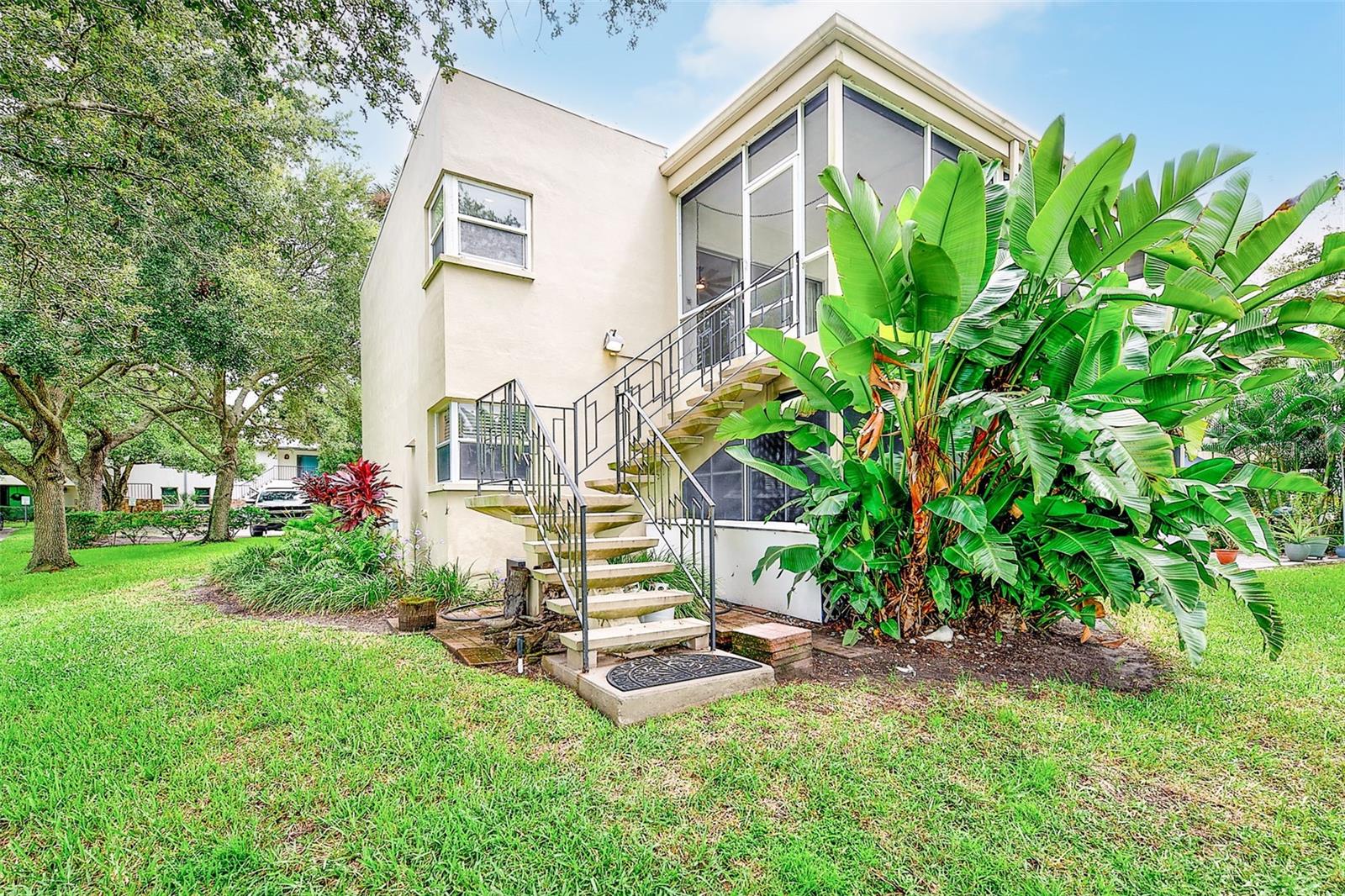 25 COUNTRY CLUB DRIVE, Largo, FL 33771