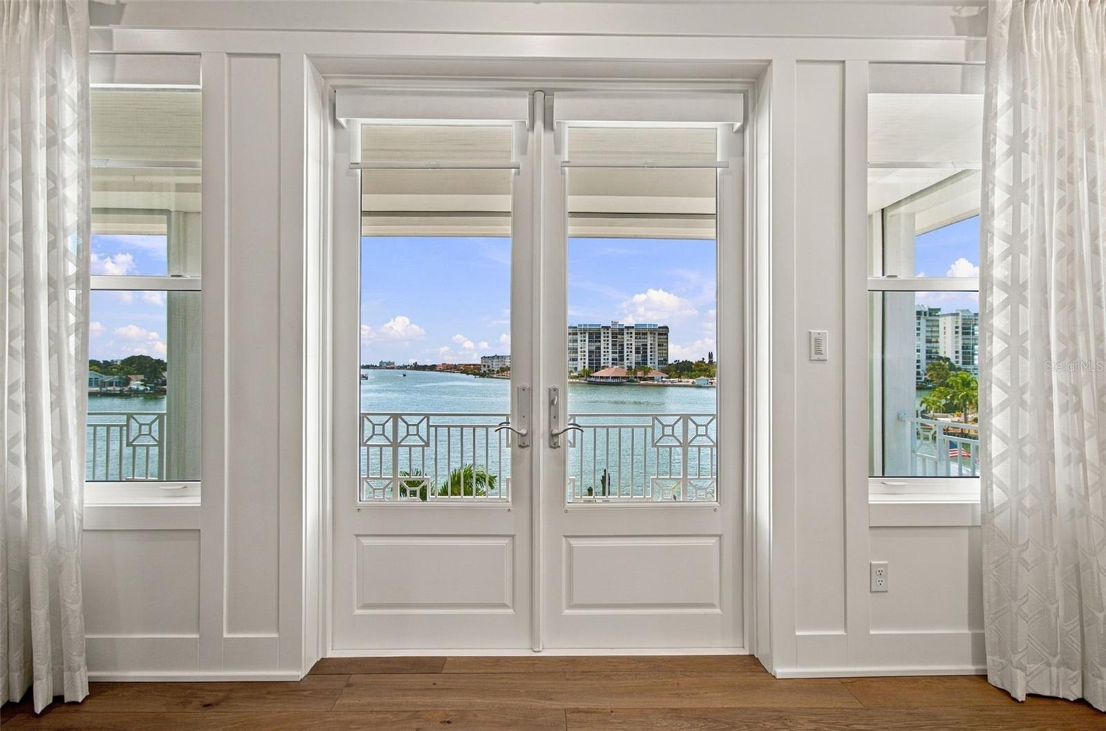 14 MARINA TERRACE, Treasure Island, FL 33706