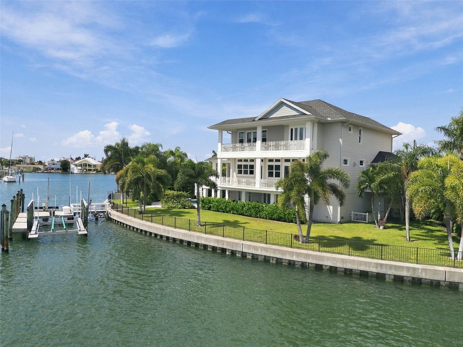 14 MARINA TERRACE, Treasure Island, FL 33706