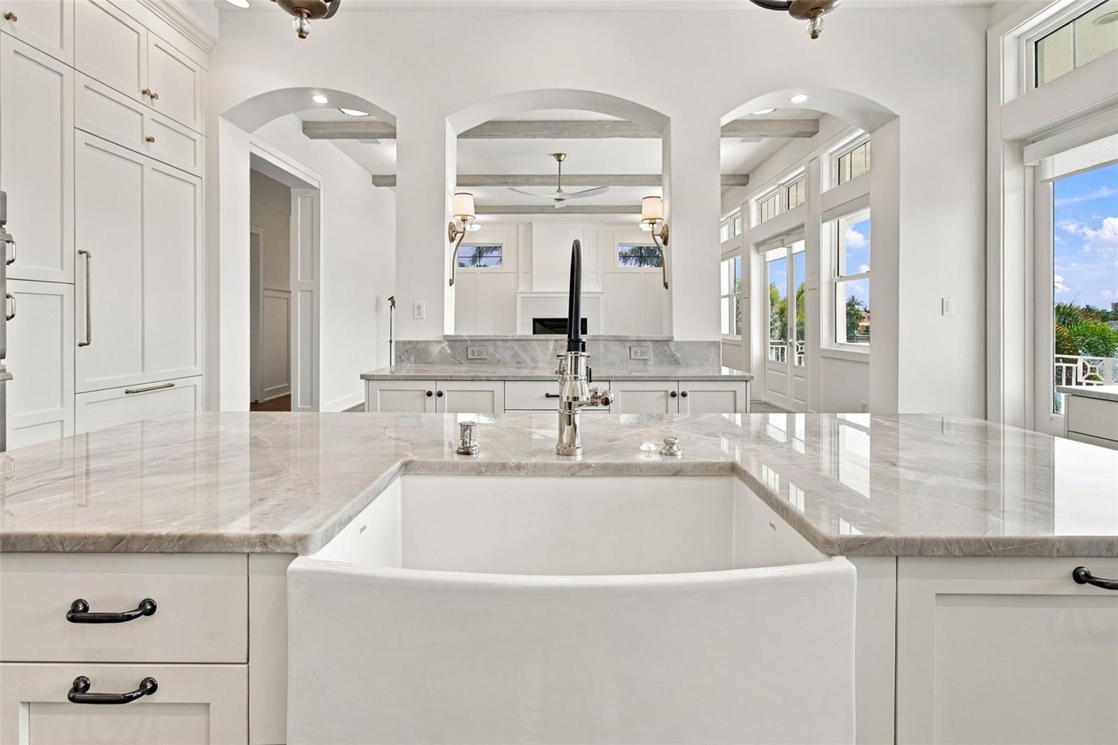 14 MARINA TERRACE, Treasure Island, FL 33706