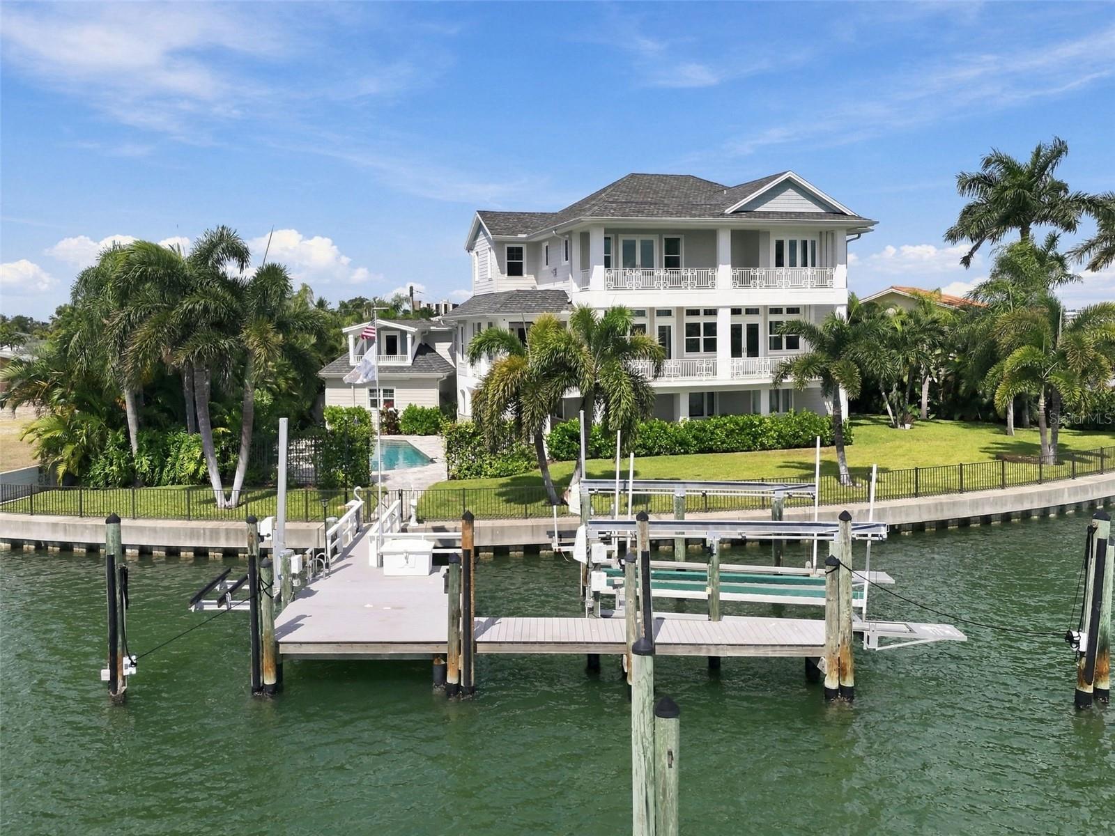 14 MARINA TERRACE, Treasure Island, FL 33706
