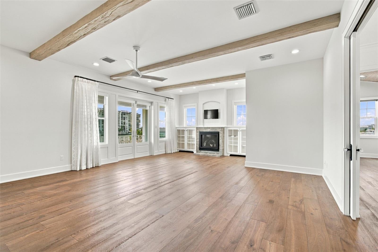 14 MARINA TERRACE, Treasure Island, FL 33706