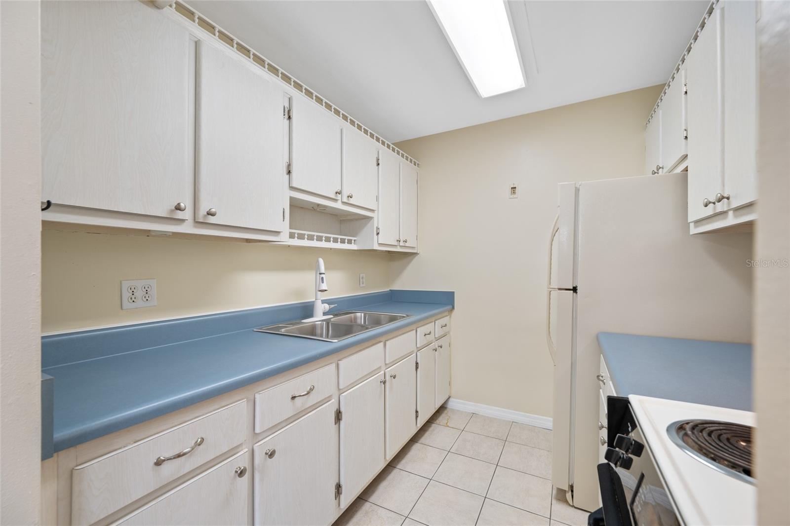8075 112 STREET, #104, Seminole, FL 33772