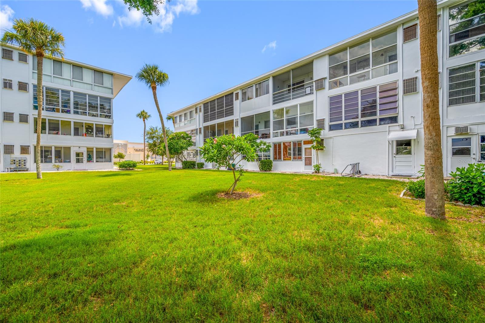 8075 112 STREET, #104, Seminole, FL 33772