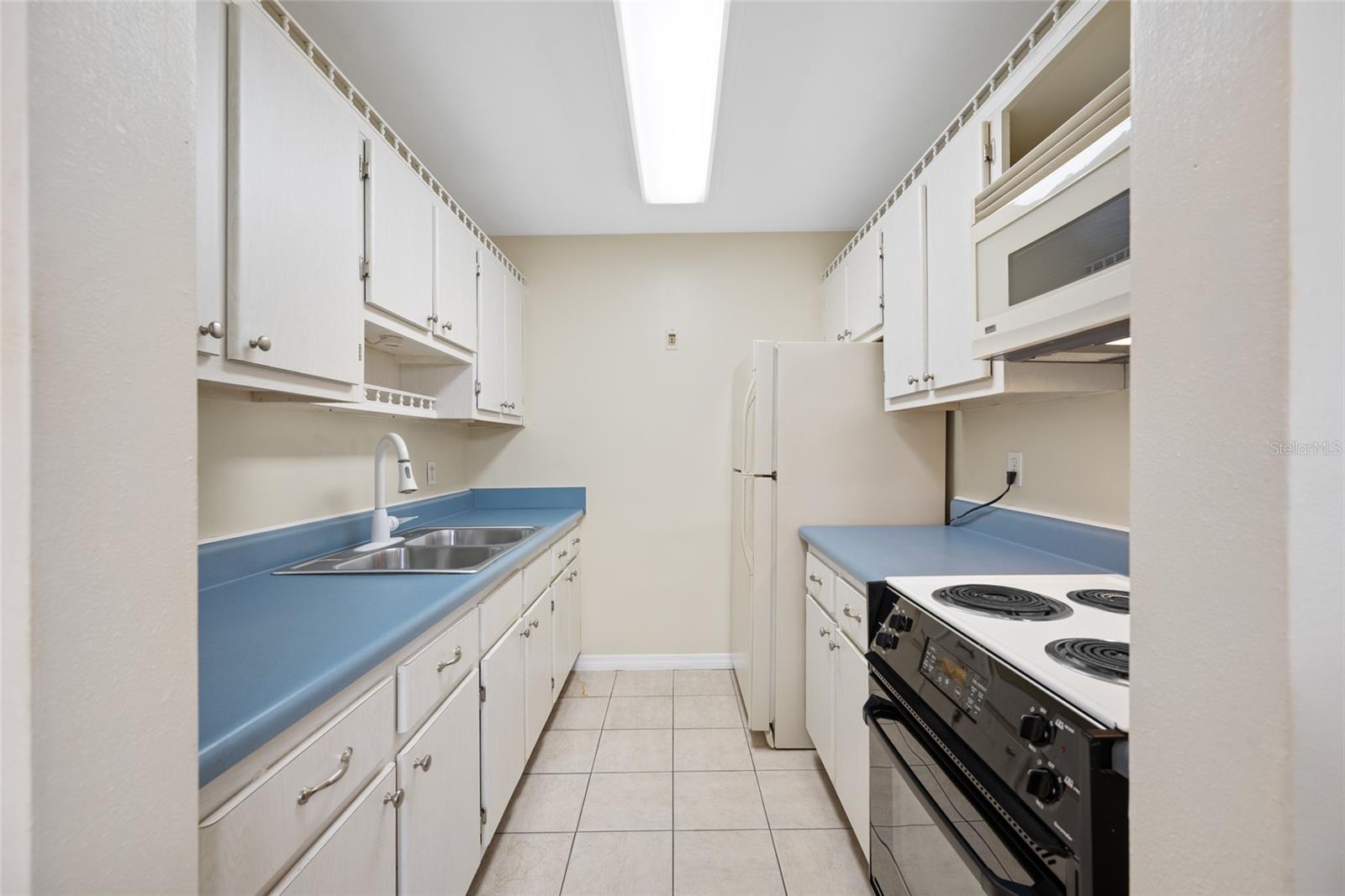 8075 112 STREET, #104, Seminole, FL 33772