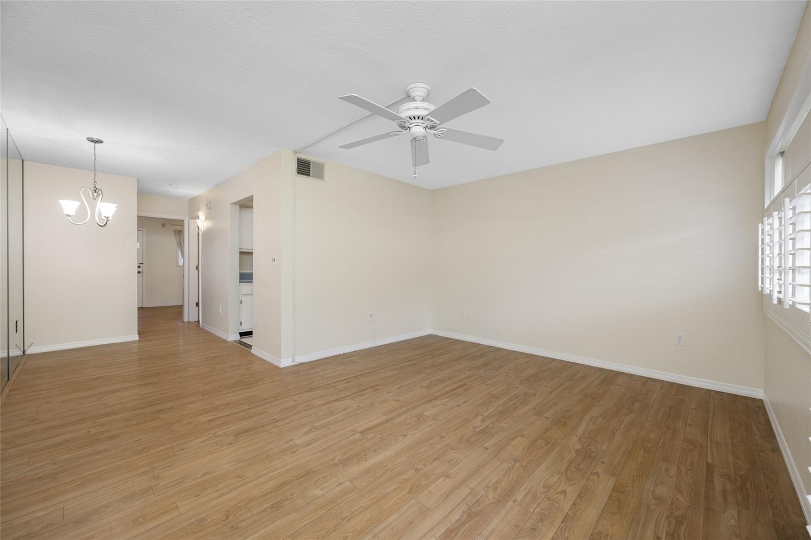 8075 112 STREET, #104, Seminole, FL 33772