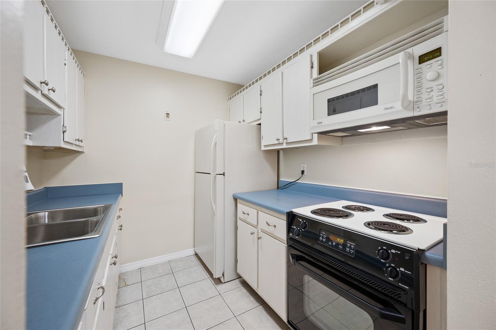 8075 112 STREET, #104, Seminole, FL 33772