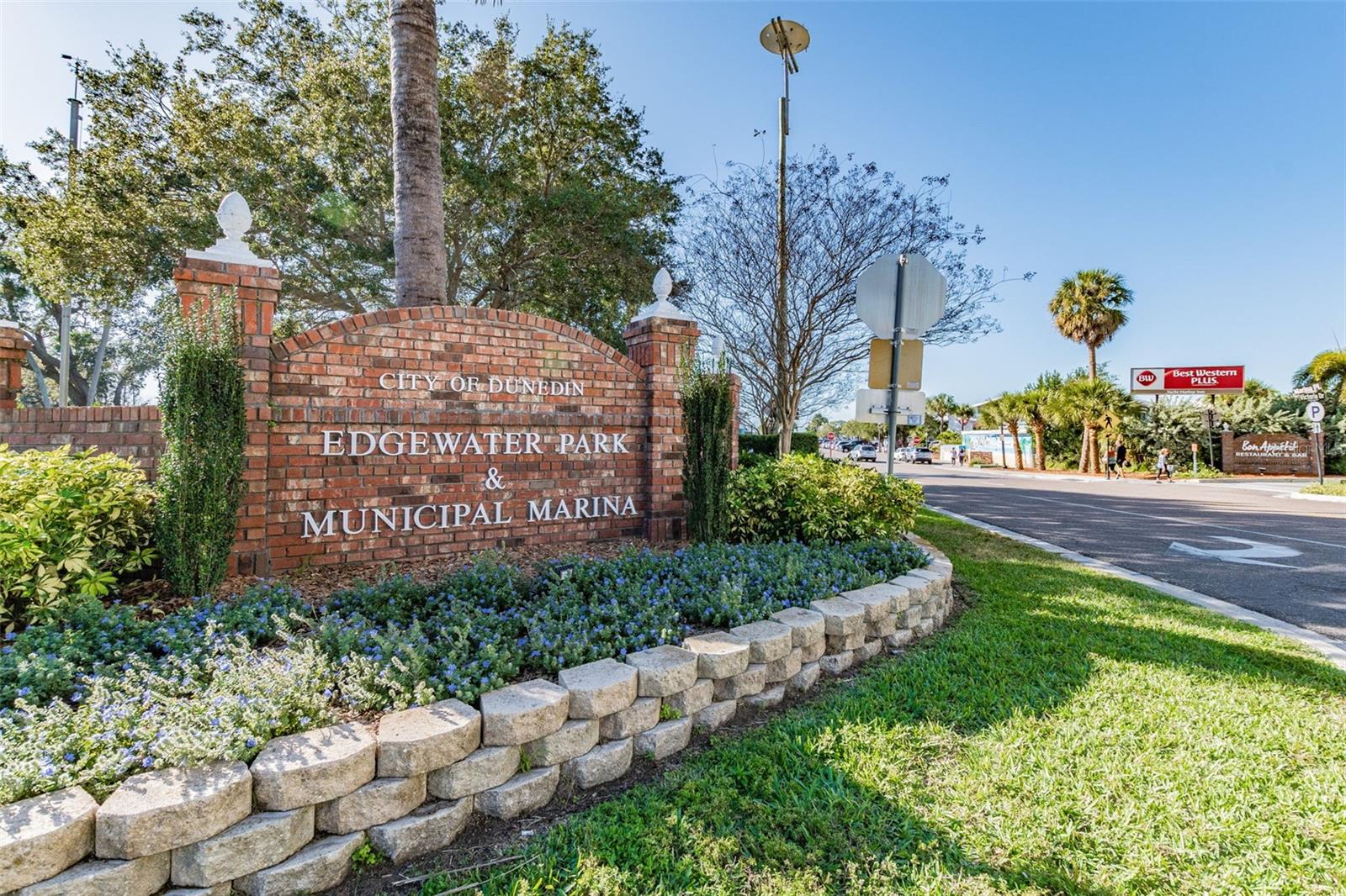 1612 SAN CHARLES DRIVE, Dunedin, FL 34698