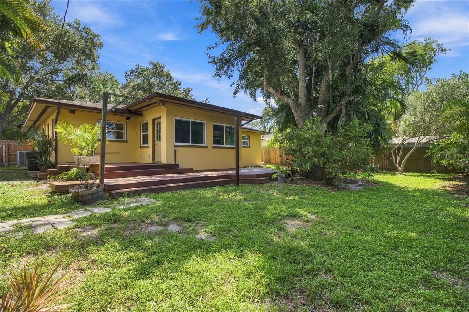 1612 SAN CHARLES DRIVE, Dunedin, FL 34698