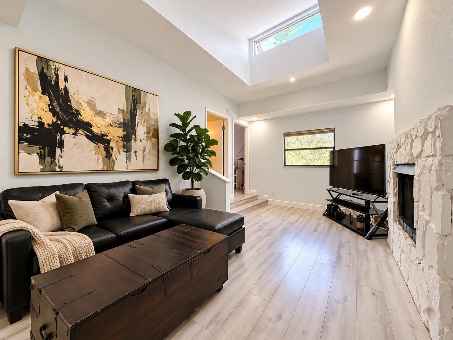 Living Area: Virtually staged