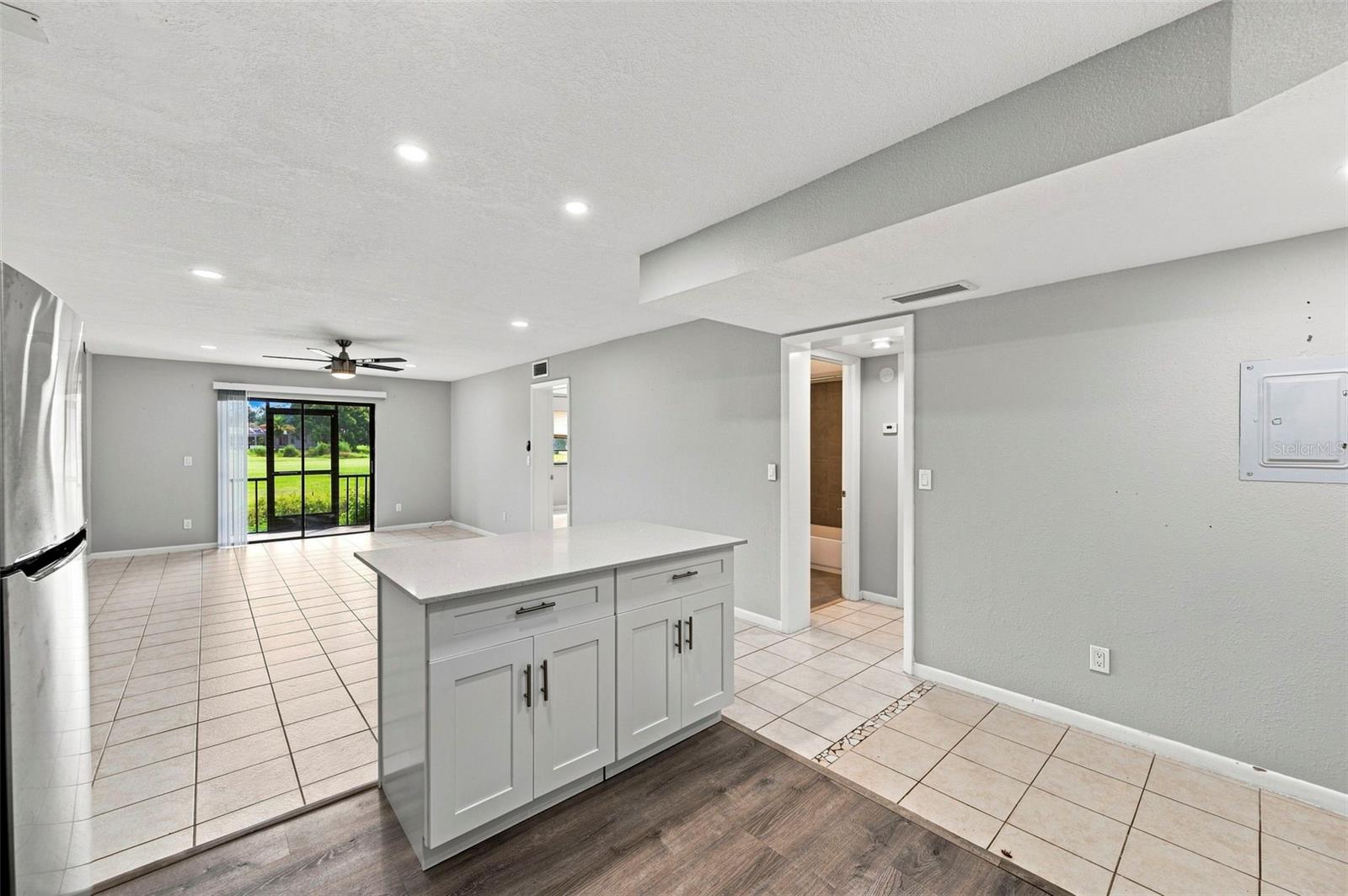 1000 TARPON WOODS BOULEVARD, #302, Palm Harbor, FL 34685