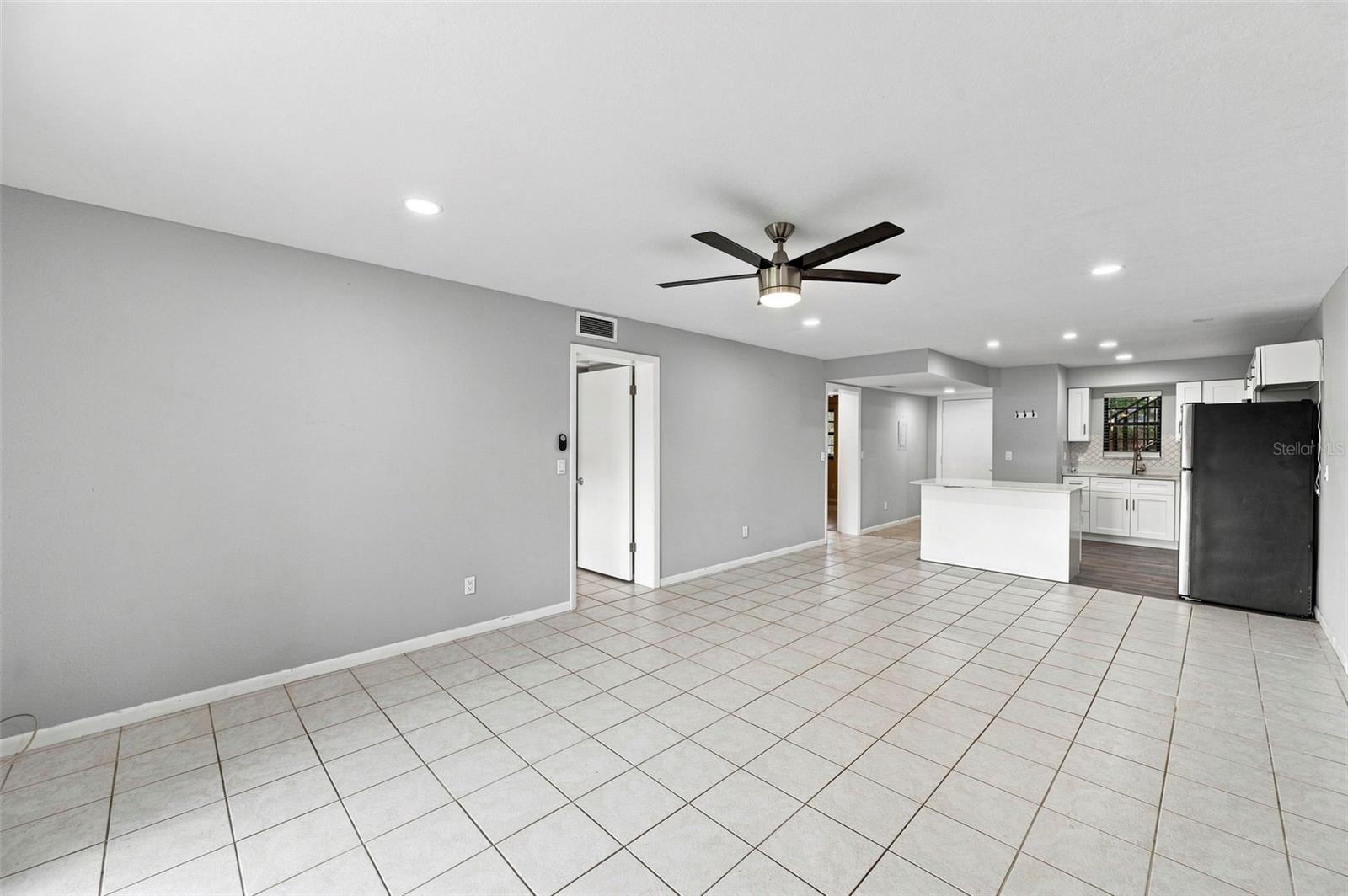 1000 TARPON WOODS BOULEVARD, #302, Palm Harbor, FL 34685
