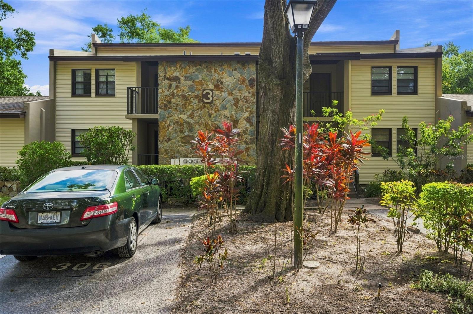 1000 TARPON WOODS BOULEVARD, #302, Palm Harbor, FL 34685