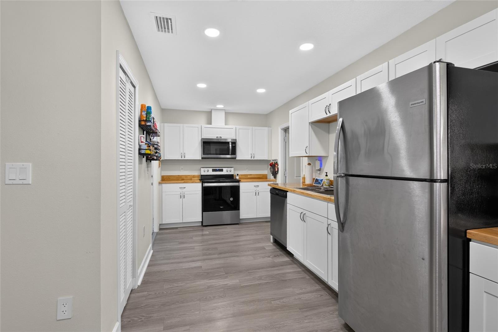 21397 CANAL DRIVE, Brooksville, FL 34601 21397 CANAL DRIVE, Brooksville, FL 34601