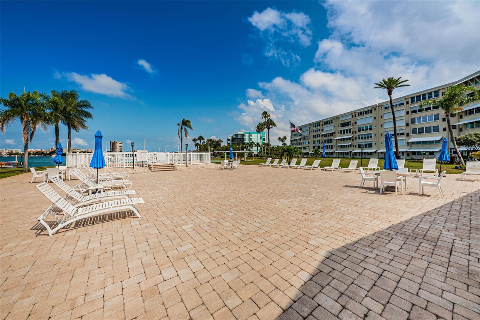 1898 SHORE DRIVE S, #208, South Pasadena, FL 33707