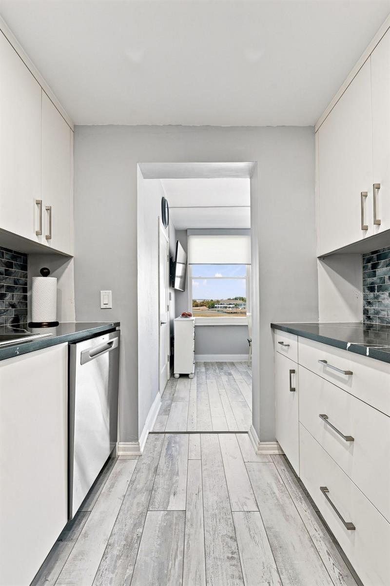 1898 SHORE DRIVE S, #208, South Pasadena, FL 33707