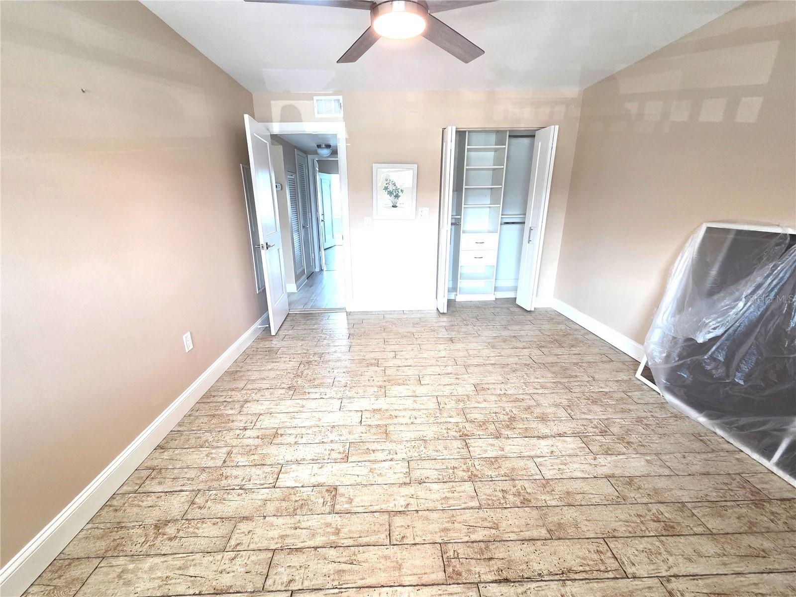1898 SHORE DRIVE S, #208, South Pasadena, FL 33707