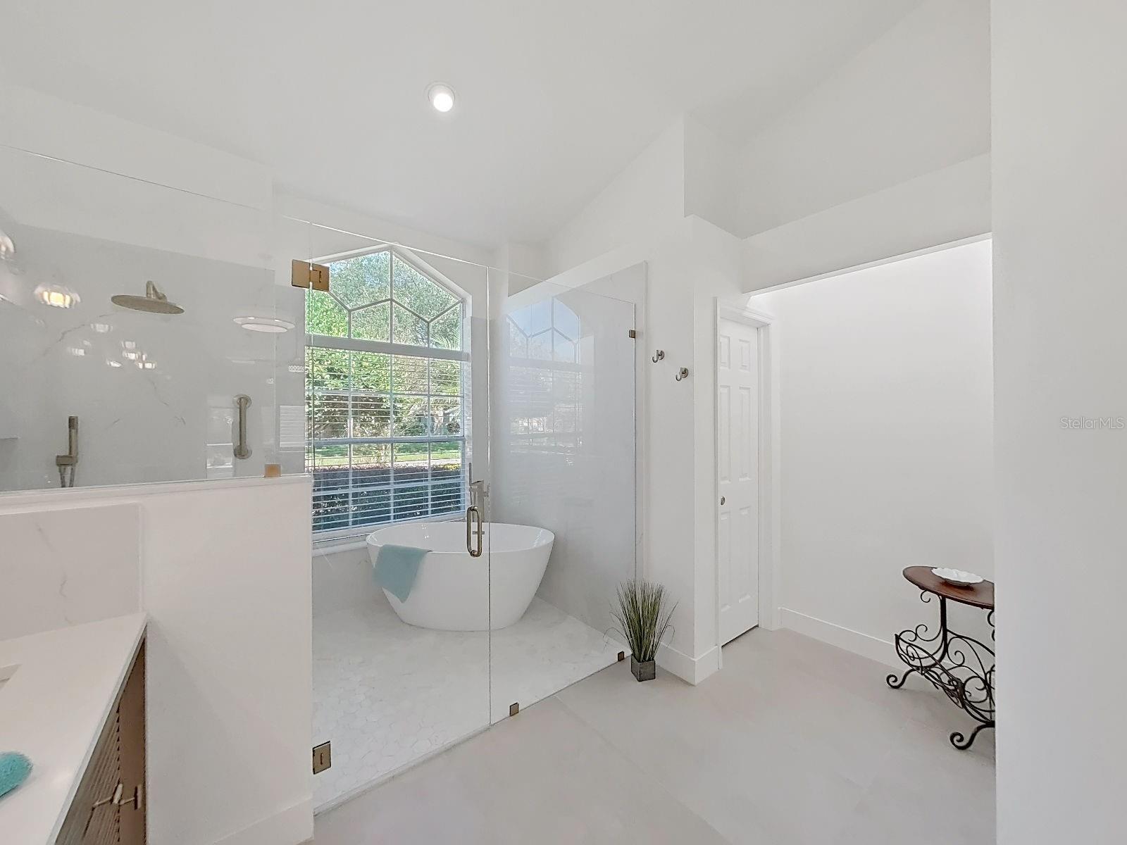 new wet, room bath, soaker tub