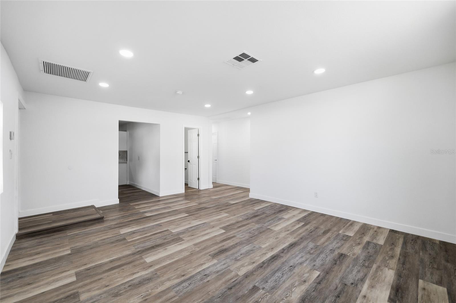 1707 E FRIERSON AVENUE, Tampa, FL 33610