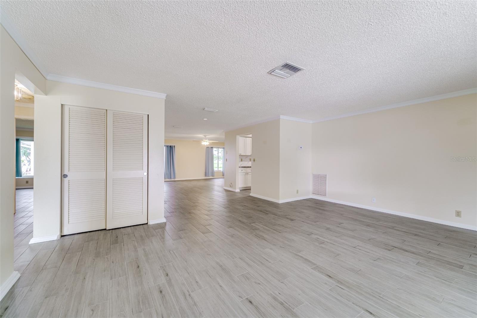 3459 MAINLANDS BOULEVARD S, Pinellas Park, FL 33782