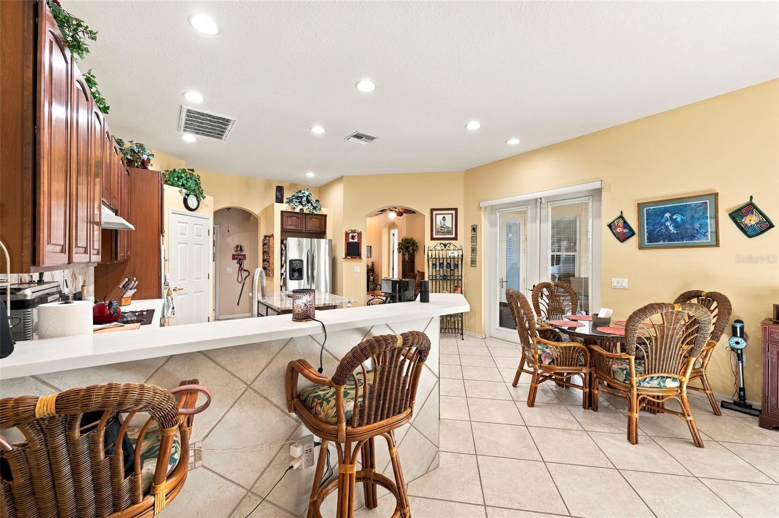 Eat in Kitchen area