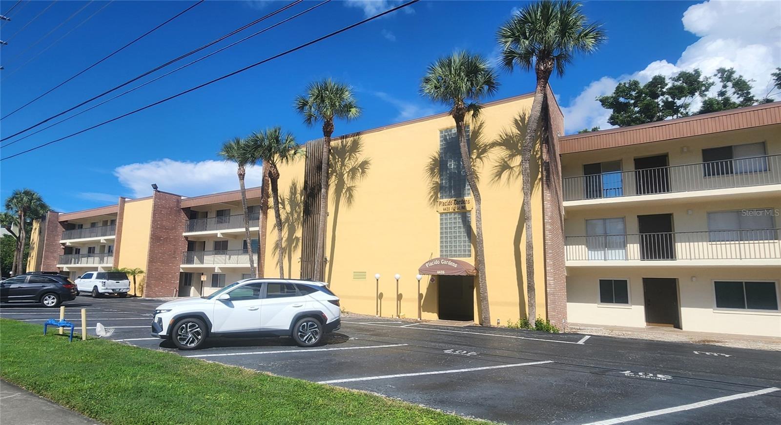 4435 1ST STREET NE, #111, St Petersburg, FL 33703