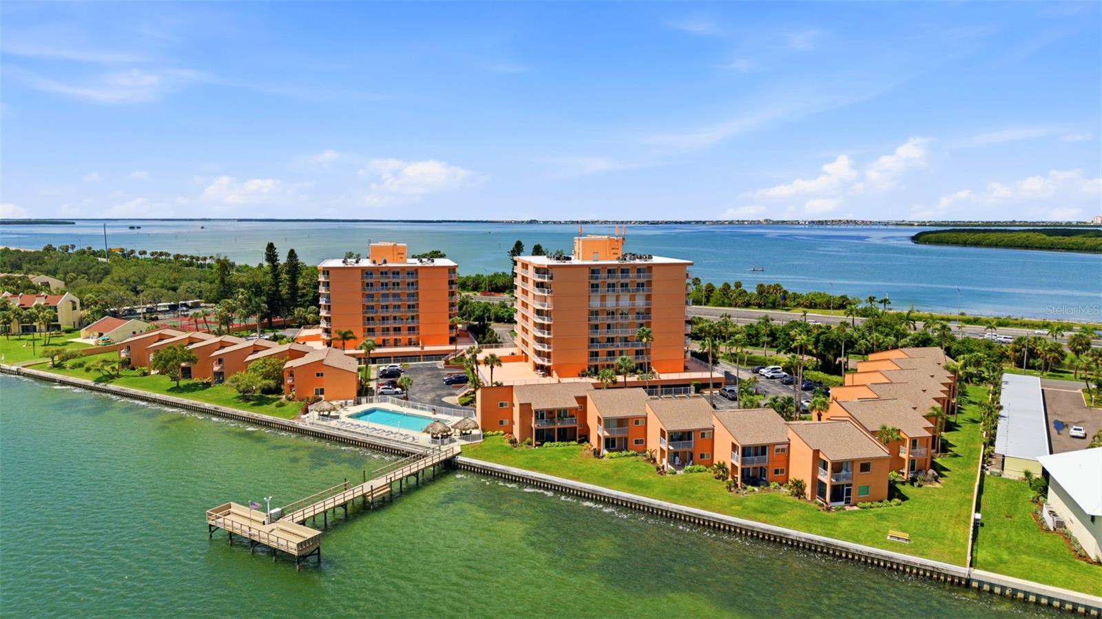 7430 SUNSHINE SKYWAY LANE S, #901, St Petersburg, FL 33711